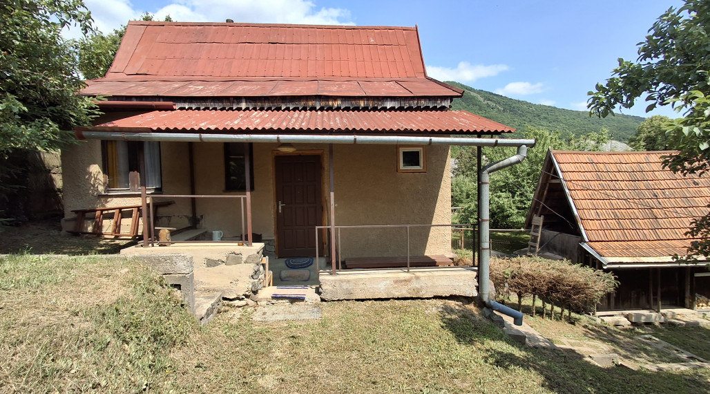 Na predaj dva domy v Drnave