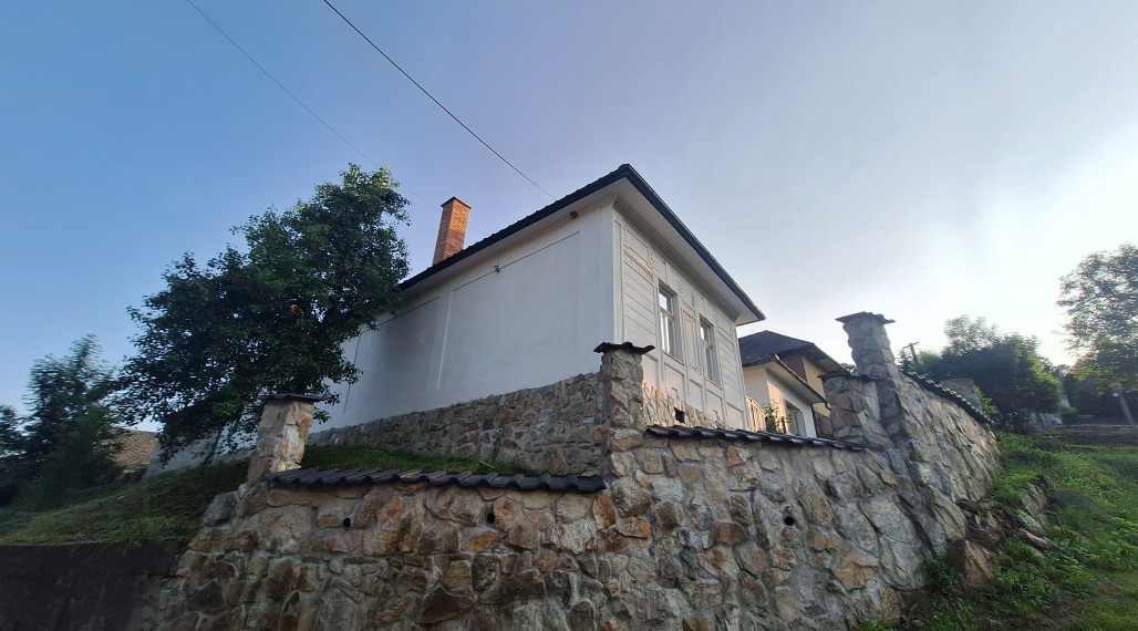 ČUČMA - RODINNÝ DOM V HISTORICKOM ŠARME ! NA PREDAJ !