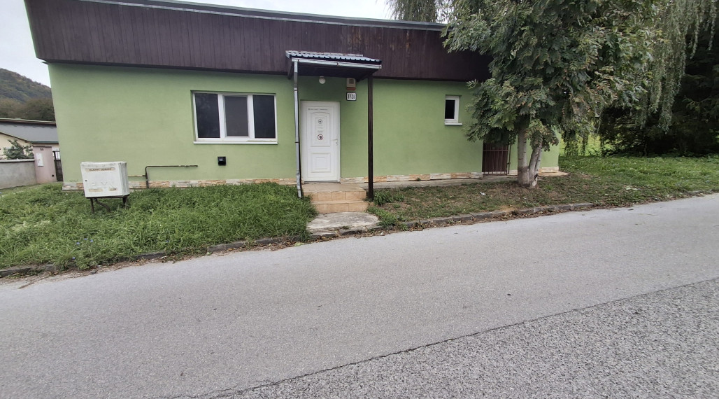 Na prenájom predajňa / sklad v Rožňave