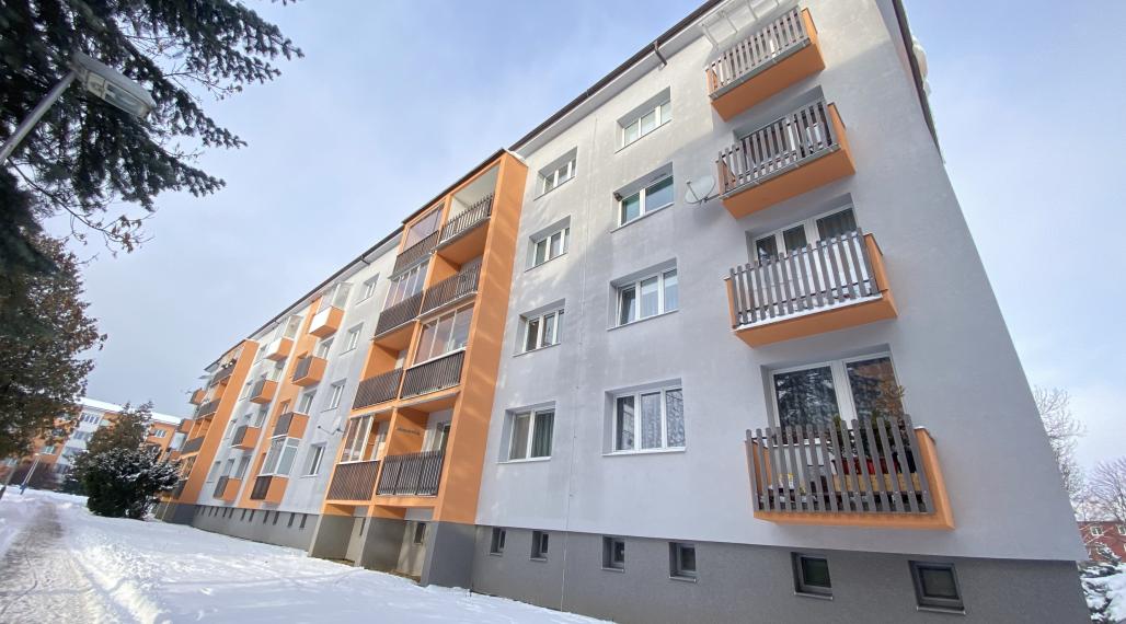 REZERVOVANÝ / Priestranný 3i byt s výhľadom na lesy v obľúbenej časti Svitu