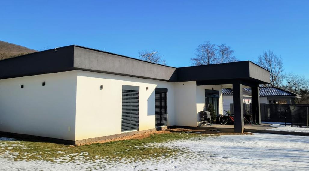 NOVOSTAVBA RODINNÉHO DOMU NA PREDAJ V ROŽŇAVE !