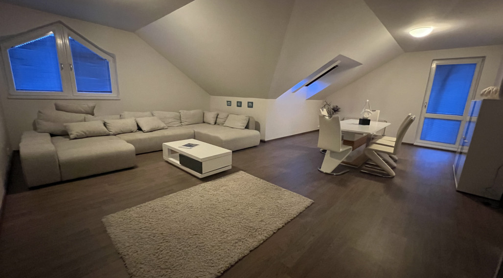 PRENÁJOM  - 3  IZBOVÝ BYT V RD S BALKÓNOM  V PLEŠIVEC