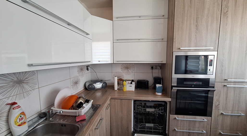 3-IZBOVÝ BYT S BALKÓNOM NA PREDAJ.