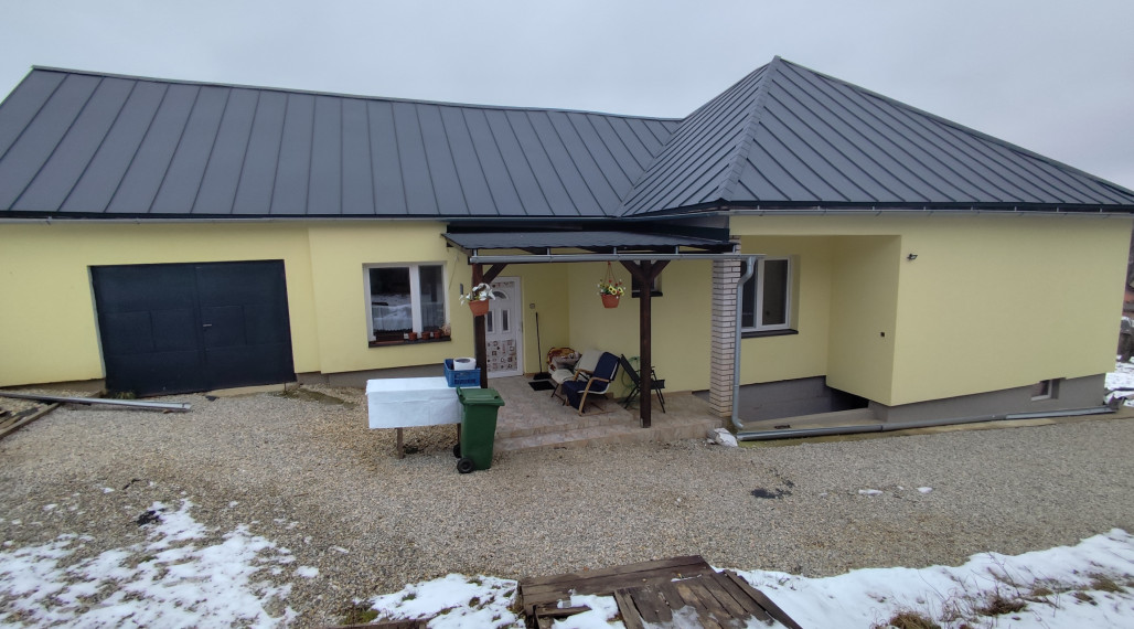 Dlhá Ves - rodinný dom s veľkým pozemkom na predaj