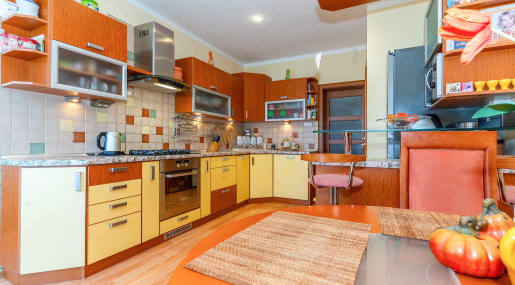 Exkluzívny prenájom - veľkometrážny 4-izbový byt v obľúbenej lokalite Popradu