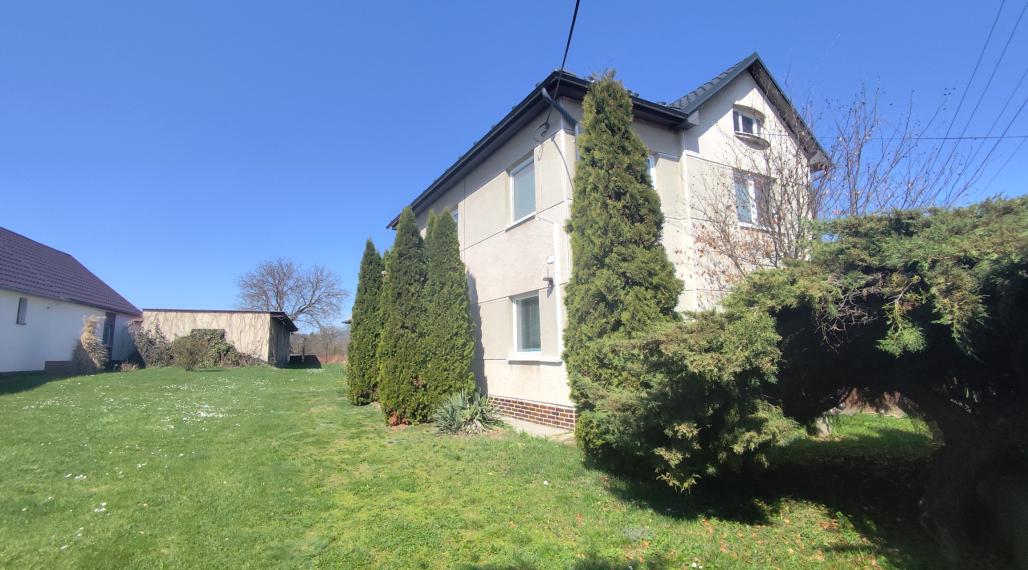 Tomášovce-   rodinný dom na predaj s veľkým pozemkom