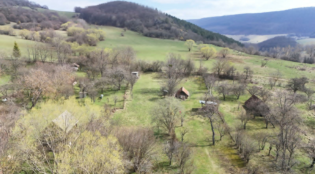 NA PREDAJ EXKLUZÍVNY POZEMOK V OBCI LÚČKA