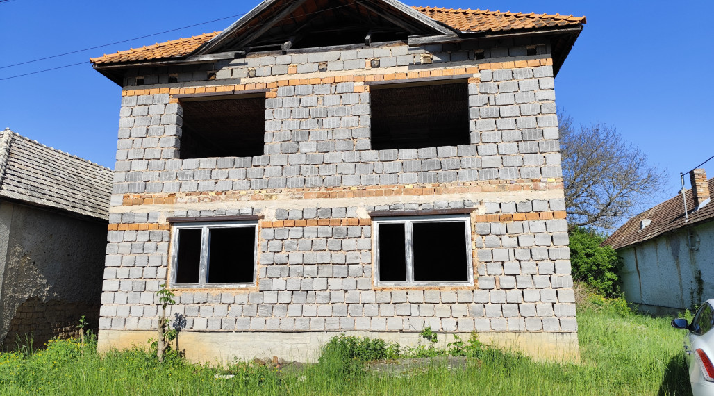 Dlhá Ves - na predaj rozostavaný rodinný dom