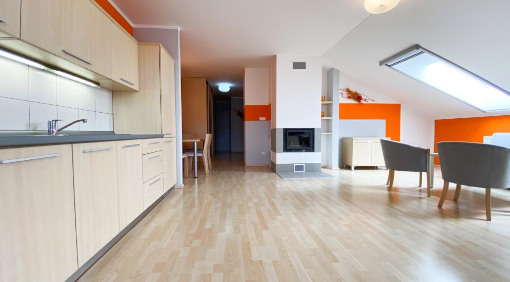 PRENÁJOM 2i apartmán v blízkosti centra s parkovacím miestom, Poprad