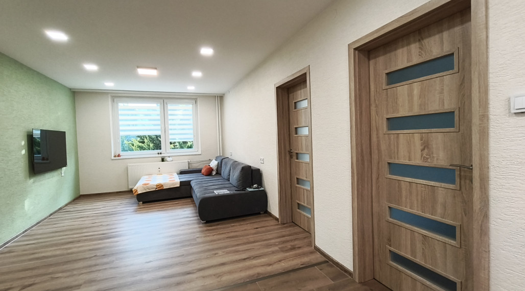 Plešivec - zrekonštruovaný 3 izbový byt na predaj