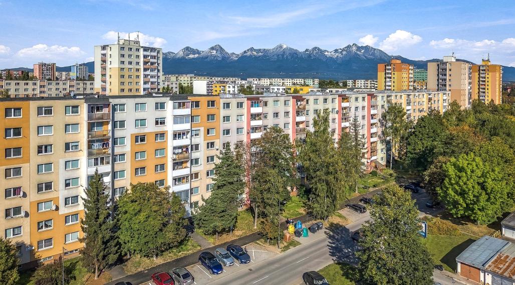PREDAJ 3i BYT POPRAD| TRI NEPRIECHODNÉ IZBY NA DOBREJ ADRESE