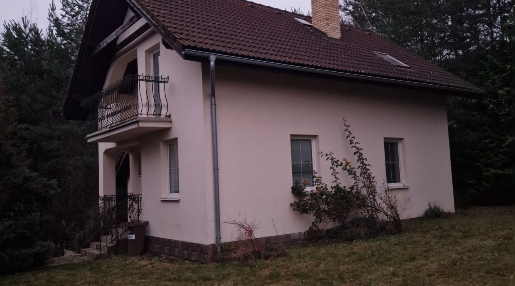 CBF Reality Vám ponúka na predaj rodinný dom v Rožňave, na tichom mieste obklopený prírodou a bez susedov .