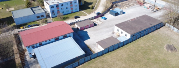 Na predaj priemyselný areál s admin. budovou a garážami v Rožňave