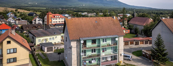 Slnečný 2i byt s balkónom pod Tatrami len pár minút od Popradu