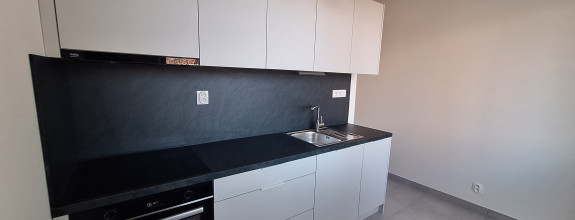 1-IZBOVÝ BYT S DVOMI LOGGIAMI NA PRENÁJOM !