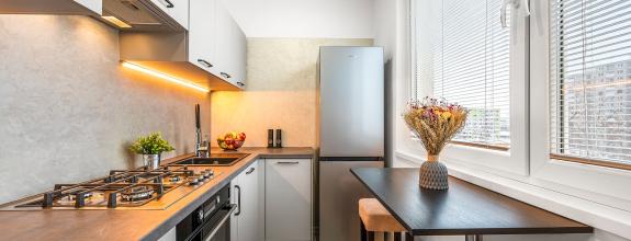 PREDAJ Kompletné zrekonštruovaný a zariadený 2i byt s balkónom – Poprad