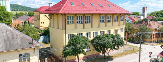 CBF Reality Vám ponúka na predaj multifunkčnú budovu v centre mesta Tornaľa