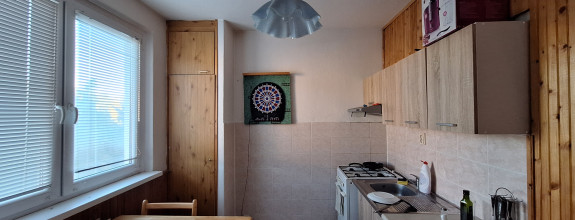 3-IZBOVÝ BYT S LOGGIOU NA PREDAJ, OKRUŽNÁ ULICA ROŽŇAVA