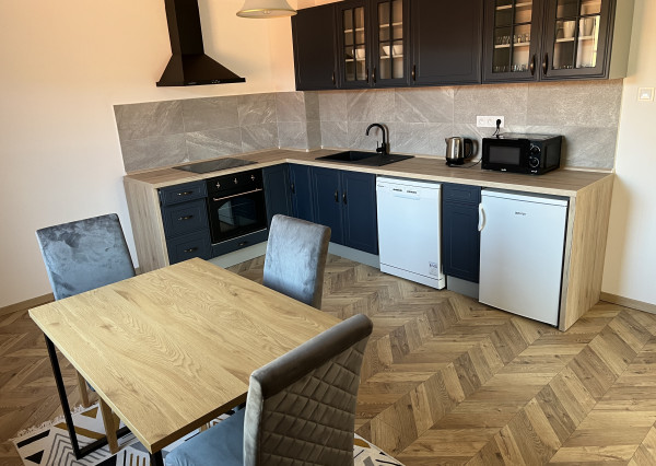NA PRENÁJOM! Štýlový a priestranný 2-izbový apartmán- DRNAVA