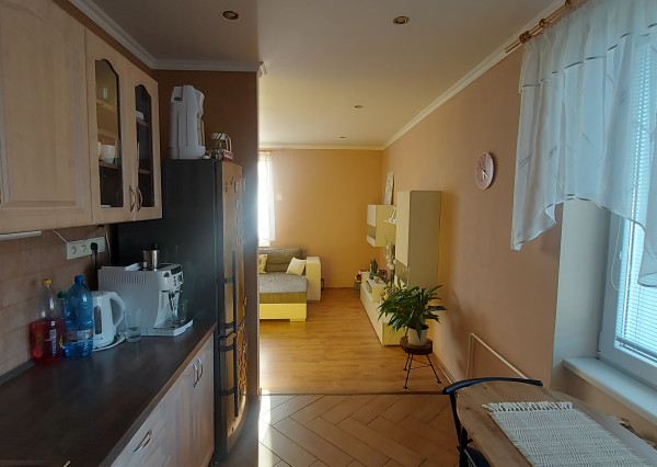 2- IZBOVÝ BYT S BALKÓNOM NA PREDAJ V ROŽŇAVE