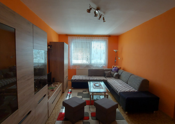 2-IZBOVÝ BYT S BALKÓNOM NA PREDAJ V ROŽŇAVE
