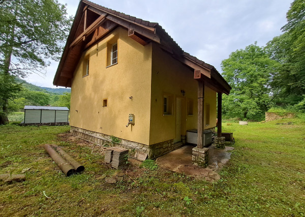 rezervované - Rodinný dom / Chata na samote v obci Silická Jablonica
