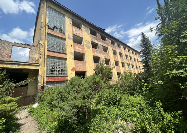 Znížená cena - Na predaj budova v obci Nižná Slaná