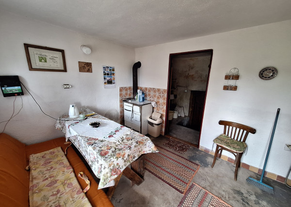 ZÁHRADKÁRSKA CHATKA S VINIČOM NA PREDAJ V HRHOVE