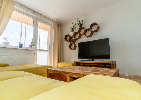 PREDANÉ /  3i byt so zaskleným balkónom Poprad