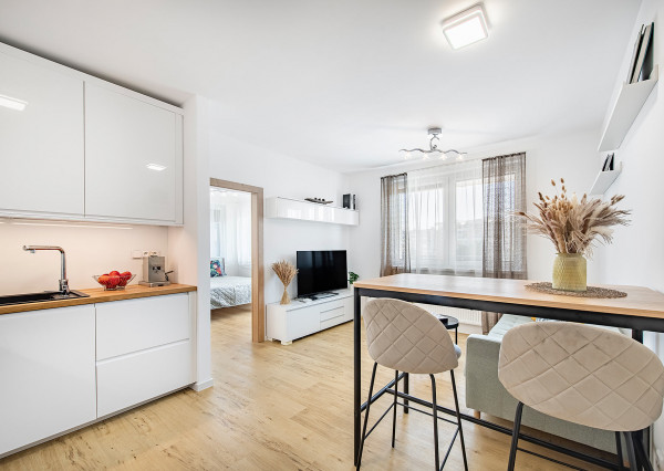 PRENAJATÉ / Krásny 2i byt s terasou a výhľadom na Tatry, Poprad