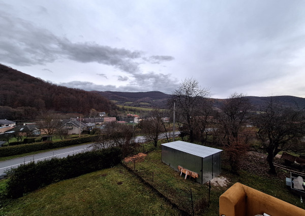 3-IZBOVÝ BYT, GARÁŽ A ZÁHRADA NA PREDAJ V DRNAVE