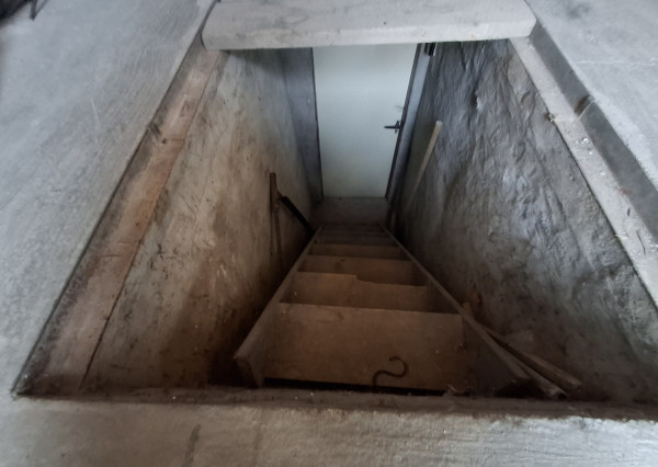 Na predaj garáž s pivnicou na ul. Komenského v Rožňave