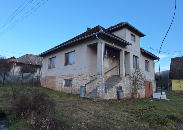 RODINNÝ DOM NA PREDAJ  - KRÁSNOHORSKÁ DLHÁ LÚKA