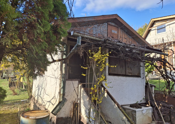 Znížená cena - Na predaj záhrada s chatou na Betliarskej ceste v Rožňave