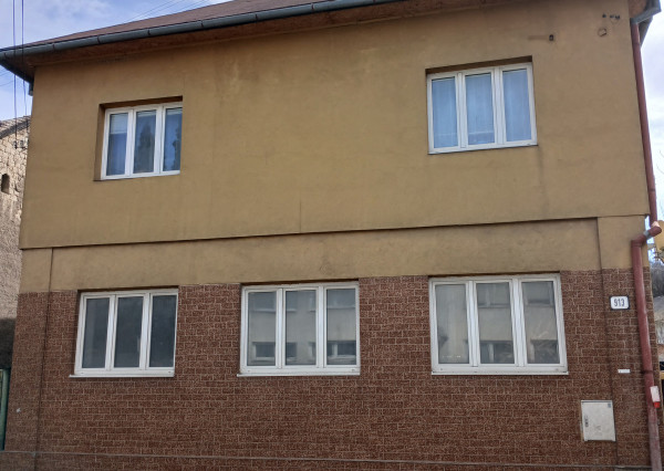 NA PREDAJ ROZĽAHLÝ RODINNÝ DOM V DOBŠINEJ, OKRES ROŽŇAVA