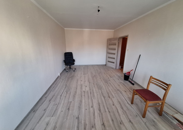 1-IZBOVÝ BYT S DVOMA BALKÓNMI V CENTRE MESTA ROŽŇAVA !