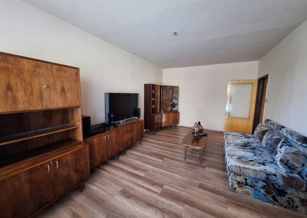 3-IZBOVÝ BYT S LOGGIOU NA PREDAJ !