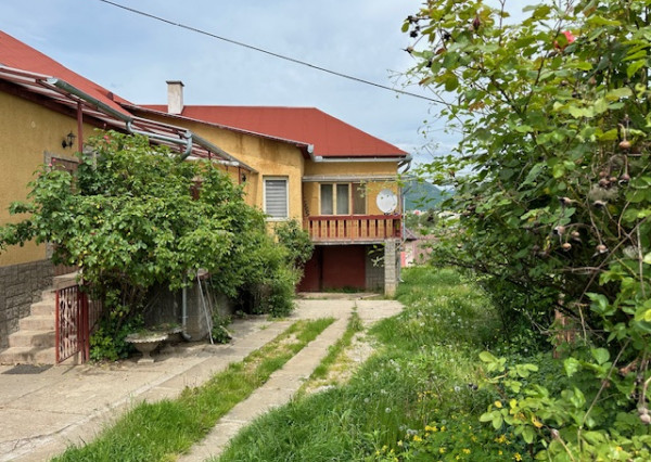 Na predaj  priestranný  5 izbový rodinný dom v Gemerskej Hôrke