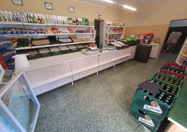 Na predaj nebytový priestor / obchod v centre obce Plešivec