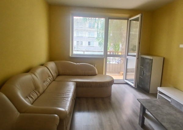 Prenájom 3-izbového bytu s balkónom v Rožňave