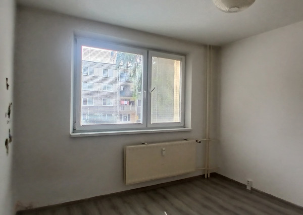 Prenájom 3-izbového bytu s balkónom v Rožňave