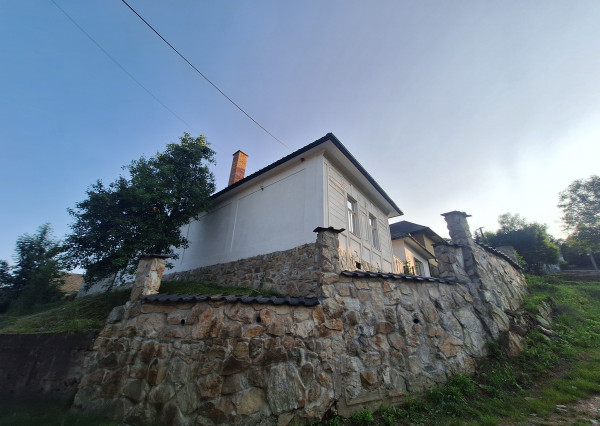 ČUČMA - RODINNÝ DOM V HISTORICKOM ŠARME ! NA PREDAJ !