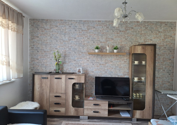 2-IZBOVÝ BYT S BALKÓNOM NA PREDAJ V MESTE DOBŠINÁ