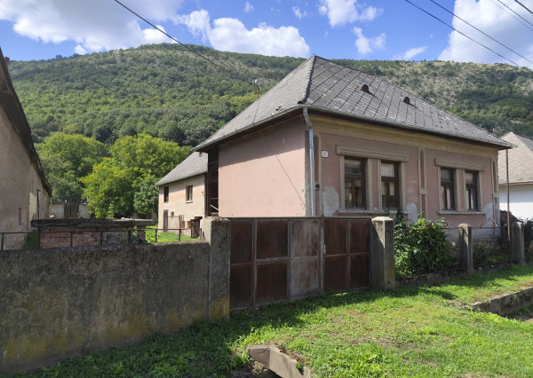 znížená cena -Rodinný dom na predaj v Slavci
