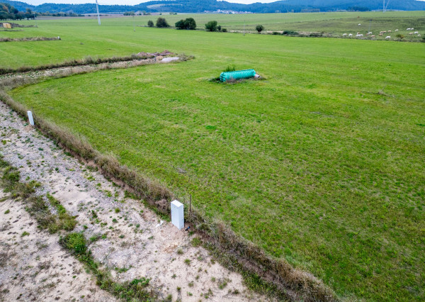 Rovinatý pozemok na konci ulice – pokojné bývanie pri Slovenskom raji