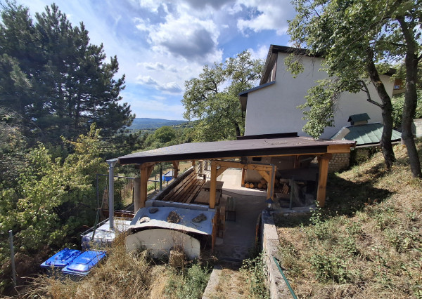 Na predaj štýlová chata nad obcou Jablonov n/Turňou