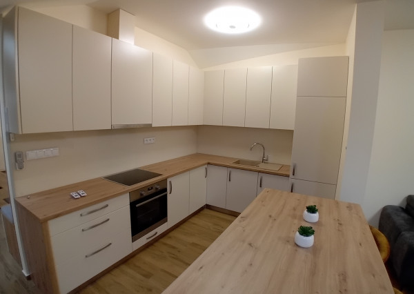 Nadštandartný 2 izbový byt na prenájom v Rožňave
