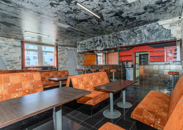 Na prenájom priestranný spoločenský priestor vo Svite – 250m²