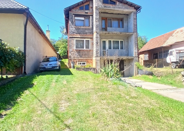 NA PREDAJ! Rodinný dom v Kunovej Teplici so záhradou