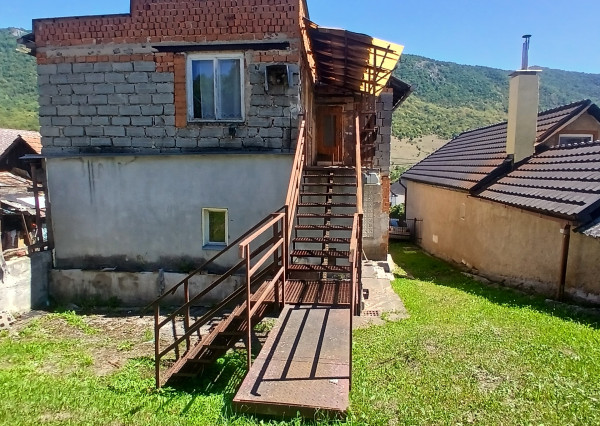 NA PREDAJ! Rodinný dom v Kunovej Teplici so záhradou